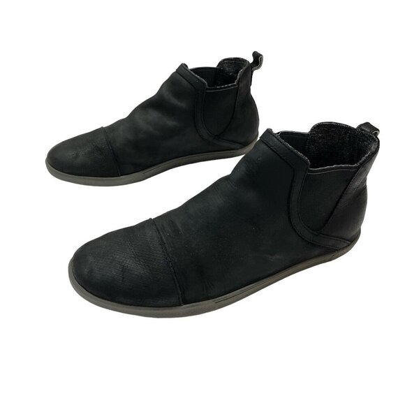 Olukai Pumehana Hulu WP Boots Women 9 Black Nubuck Leather Ankle Booties Pull On - Picture 3 of 9